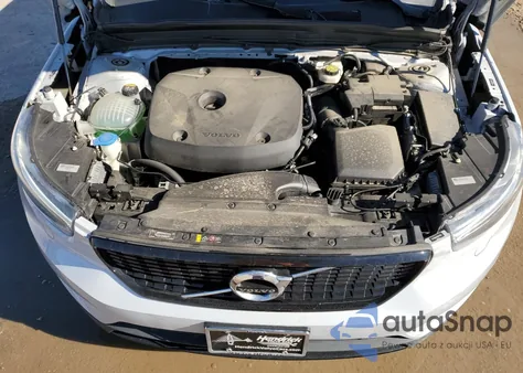 2022 Volvo Xc40 T5 R-Design z USA, uszkodzony, nr VIN YV4162UM1N2646524